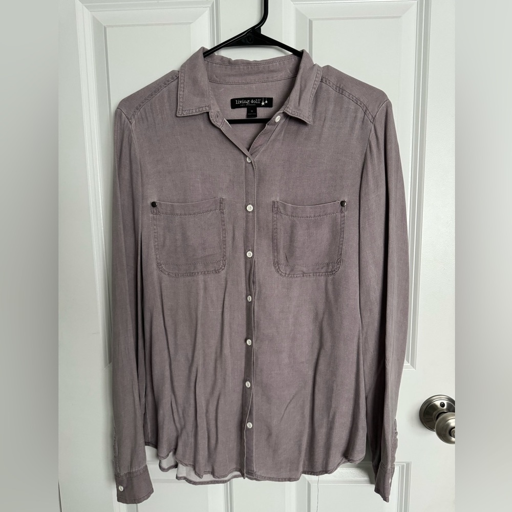 Women’s Medium purple Living Doll Los Angeles button up shirt